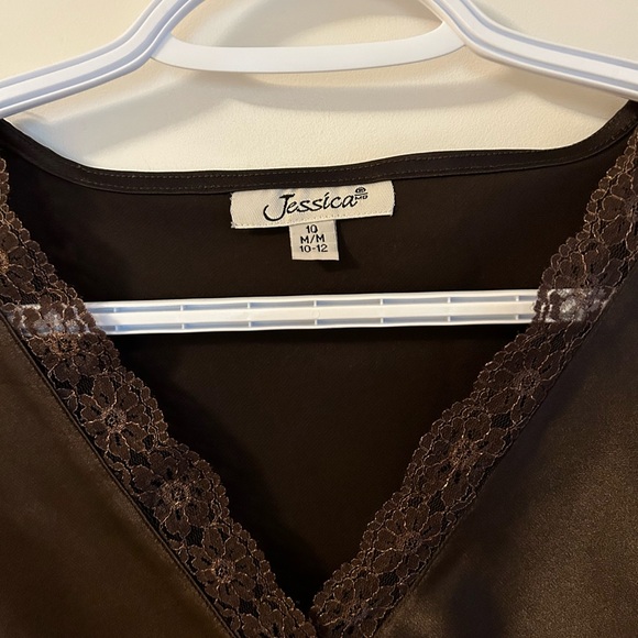 EUC Beautiful Rich Brown Tank- Size Medium! - Picture 2 of 5